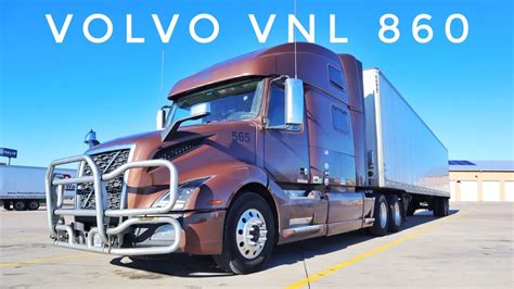 Локализация местоположения идентификационного кода в кабине грузовика Volvo VNL