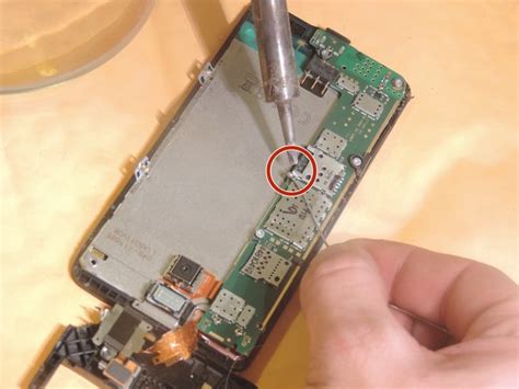 Нахождение слота для SIM-карты: открытие корпуса ПК