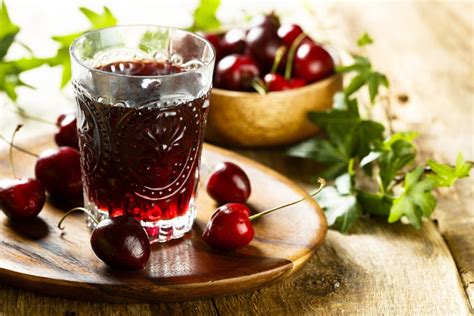 Ограничения на употребление клюквеного напитка перед сном