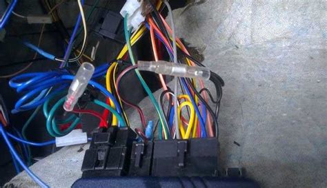 Определение расположения электронного устройства сигнализации на автомобиле ВАЗ 2114