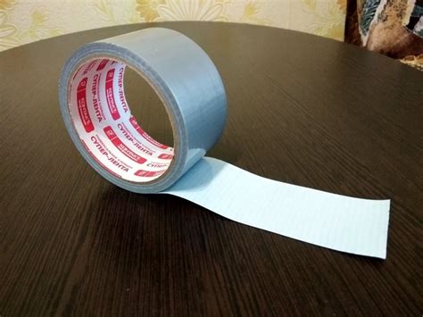 Основные аспекты использования двустороннего скотча с фетром