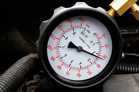 Принципы работы системы контроля давления в покрышках: важный аспект безопасности и экономии