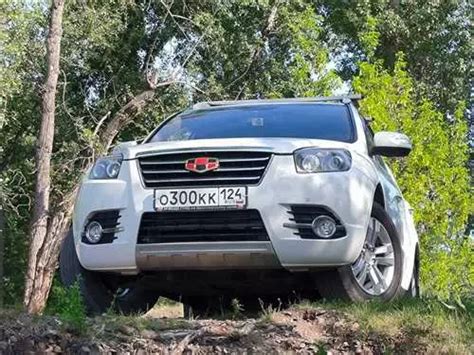 Процесс замены датчика системы управления клапанами в автомобиле Geely Emgrand