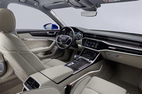 Расположение силового источника в седане Audi A6 С8