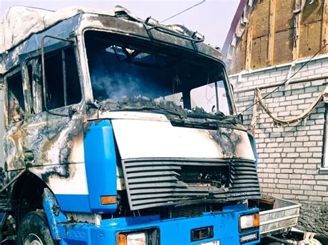 Шаги по замене элемента защиты прикуривателя в грузовом автомобиле Ман ТГА