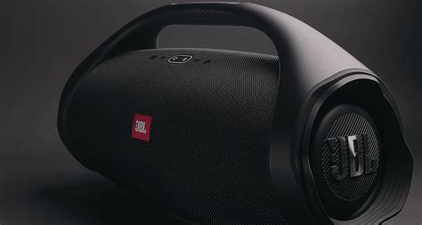  Регулировка уровня звукового сигнала на аудиосистеме Boombox 2 JBL 
